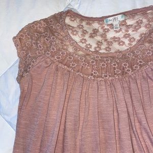 Cute XS Baby Doll top with lace sleeves.